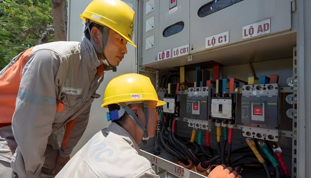 Giá điện tăng 4,8% lên hơn 2.200 đồng/kWh từ ngày mai