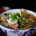 Bún bò lò củi 60 năm tại Huế - Quán không tên nhưng hút khách nhờ hương vị gia truyền