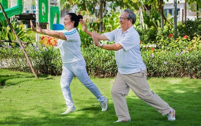 Người bị loãng xương có nên tập thể dục? Hướng dẫn dành cho người cao tuổi